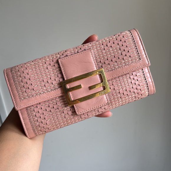 Fendi Calfskin Woven Baguette Wallet Rare 🦄 - Picture 1 of 15